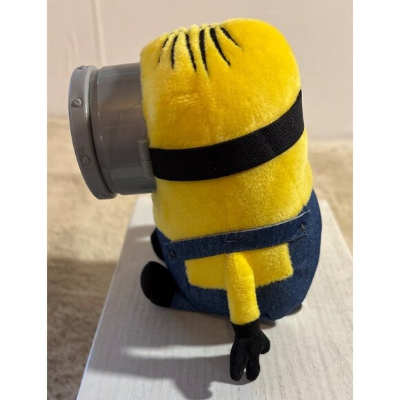 Minions The Rise Of Gru Stuart Plush Toy 5" Illumination One Eye & Denim Outfit - Picture 7 of 8